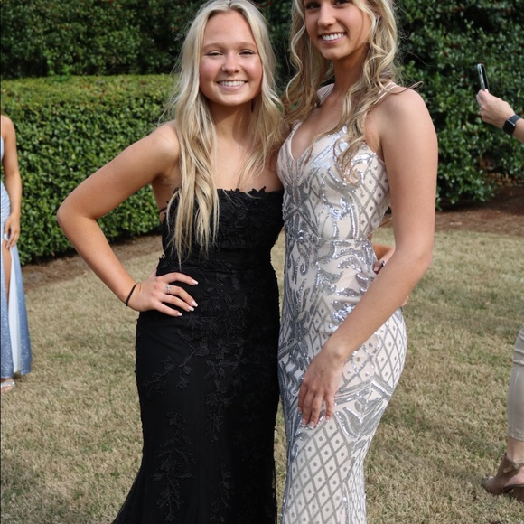 Prom dress - Picture 3 of 5